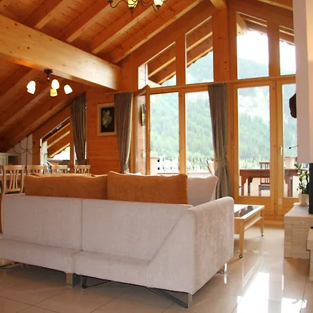 Chateau شقة