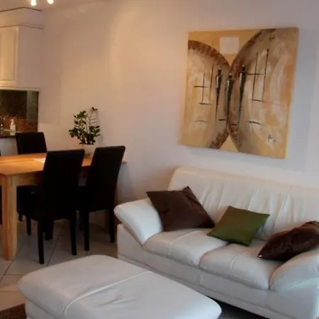 Chateau شقة لوكباد